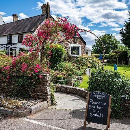 אסק The Greyhound Inn And Hotel מראה חיצוני תמונה